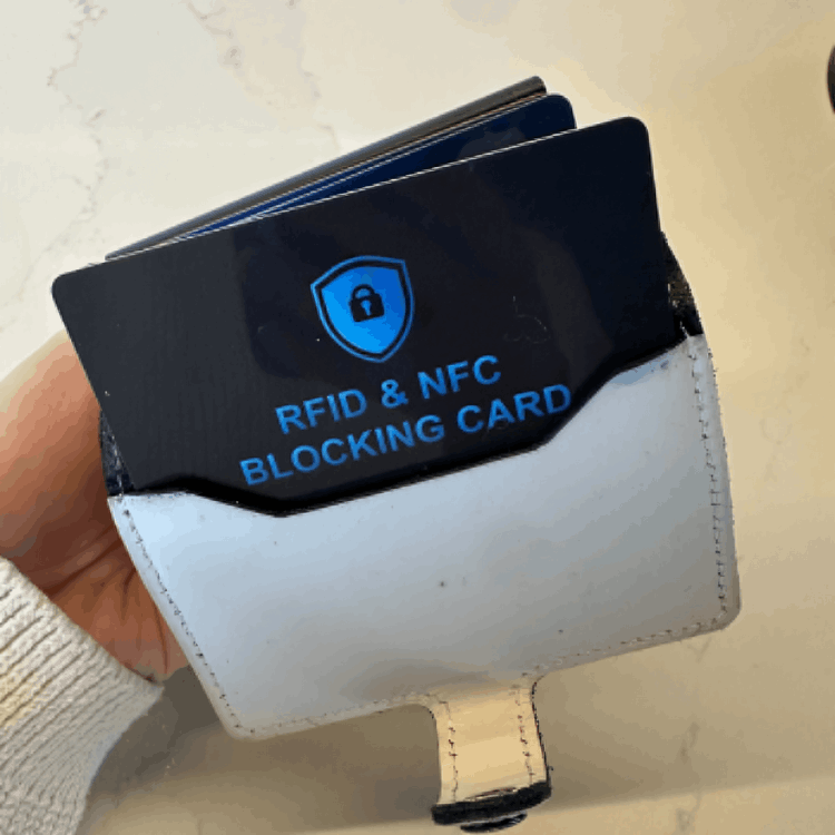 Card Armor Customer - Lisa T. Ohio, USA